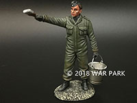 Tank crew painting winter camouflage B