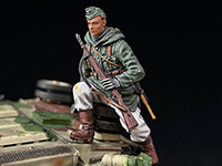 Tank Rider w/Rifle C