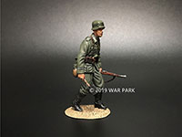 Soldier with K98 and Shovel