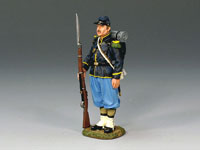 Unionssoldat stehend mit Gewehr