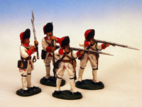4 Grenadiere (schiessend/ladend)